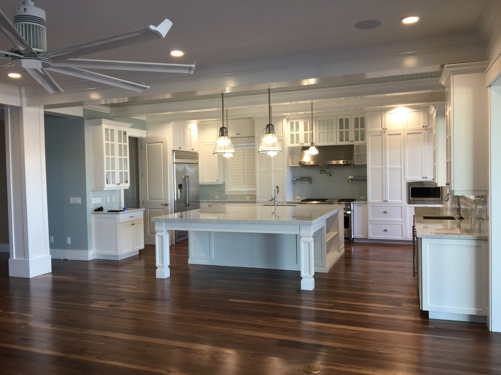 Inspiration for a transitional home design remodel in Orlando