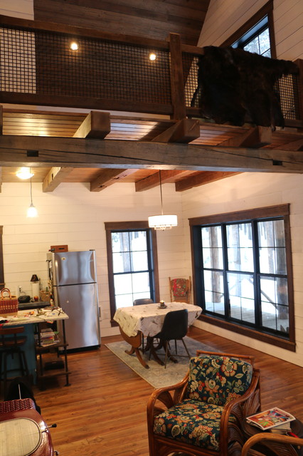 Settler's Forge Cabin rustik-matplats