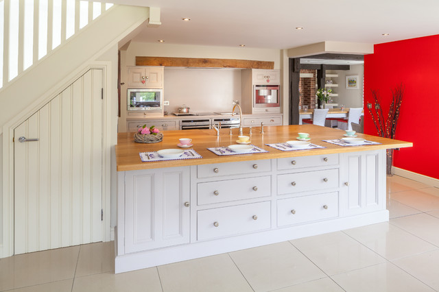 Cool Country Kitchen classico-cucina