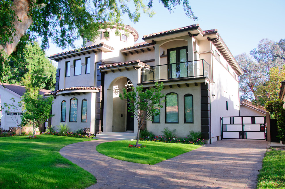 Северный Голливуд - Лос Анджелес. Дом в средиземноморском стиле.