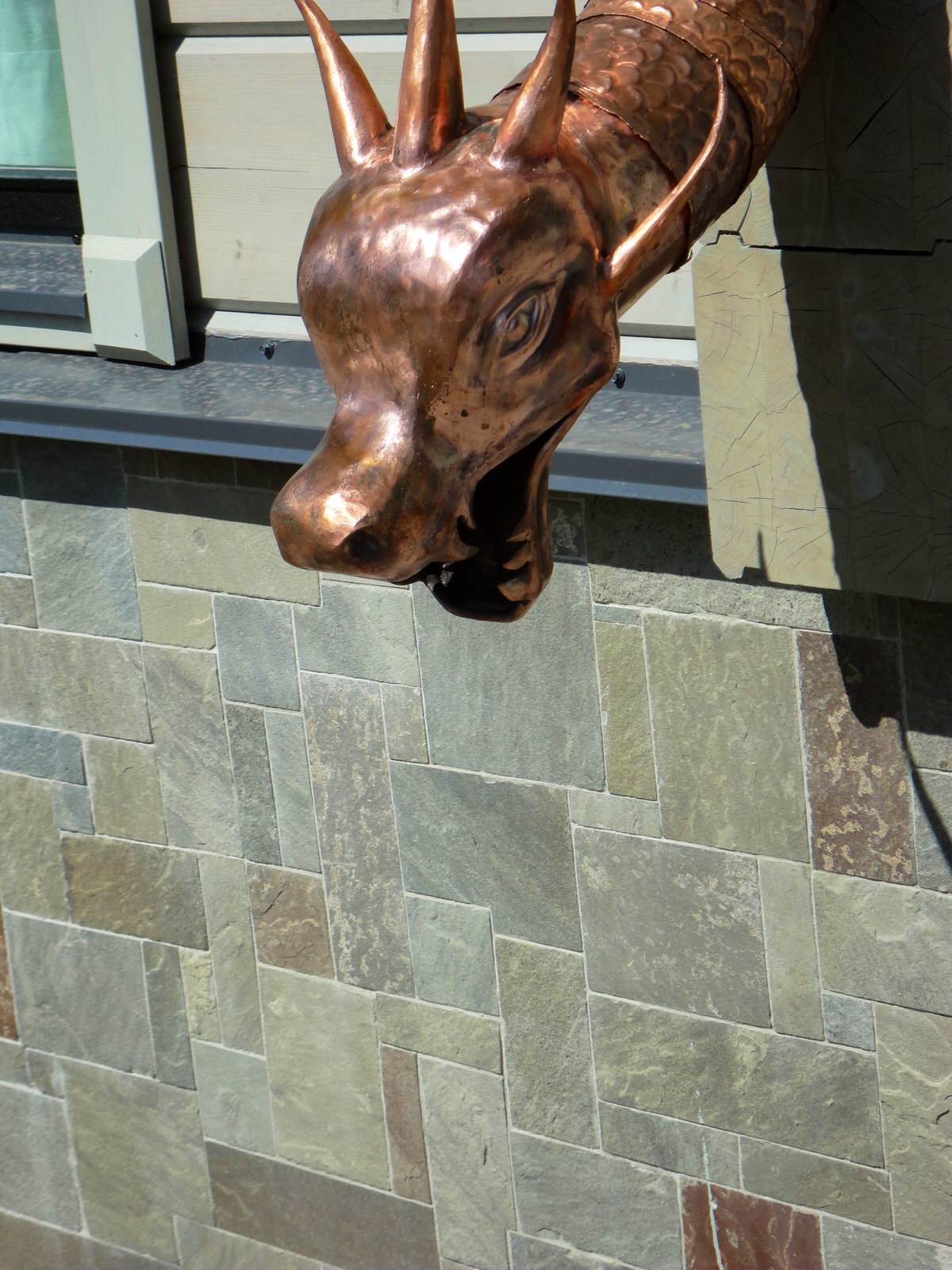 Облицовка фасадов песчаником