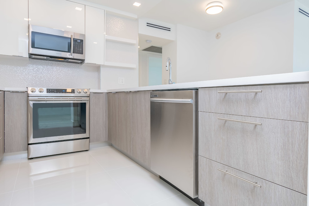 Contemporary Condo / Open your kitchenki