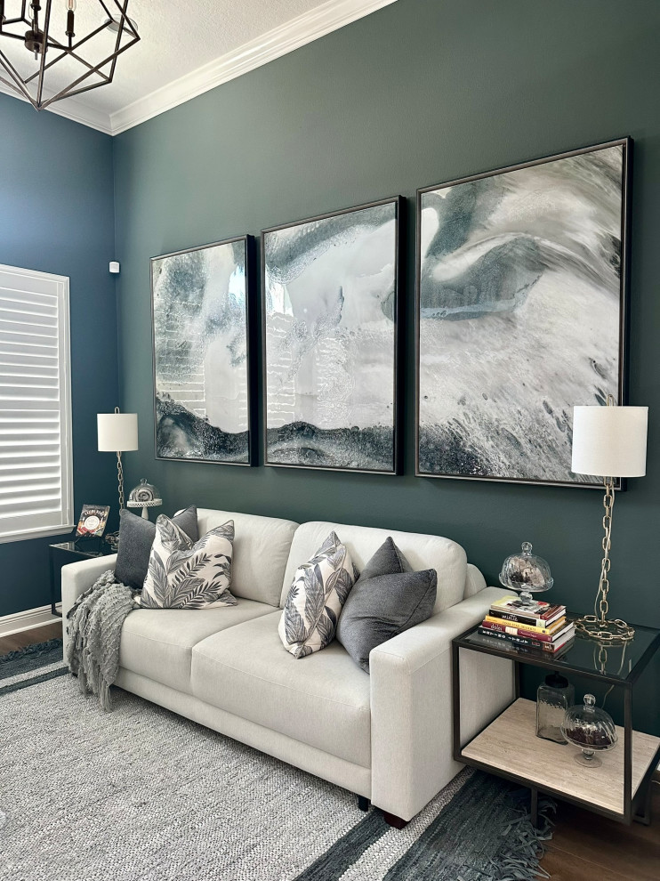 Transitional home design photo in Orlando