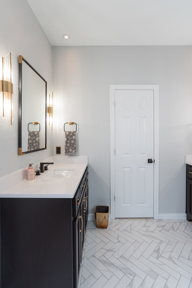 Black Locust | Master Bathroom