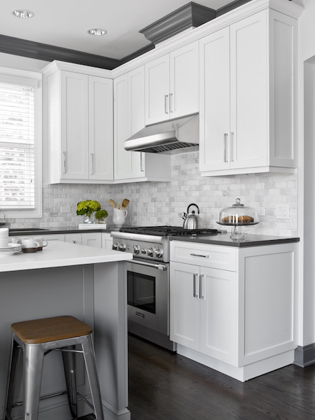 Transitional kitchen photo in Chicago