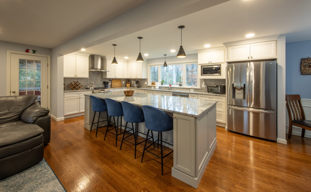 Inspiration for a timeless kitchen remodel in Manchester