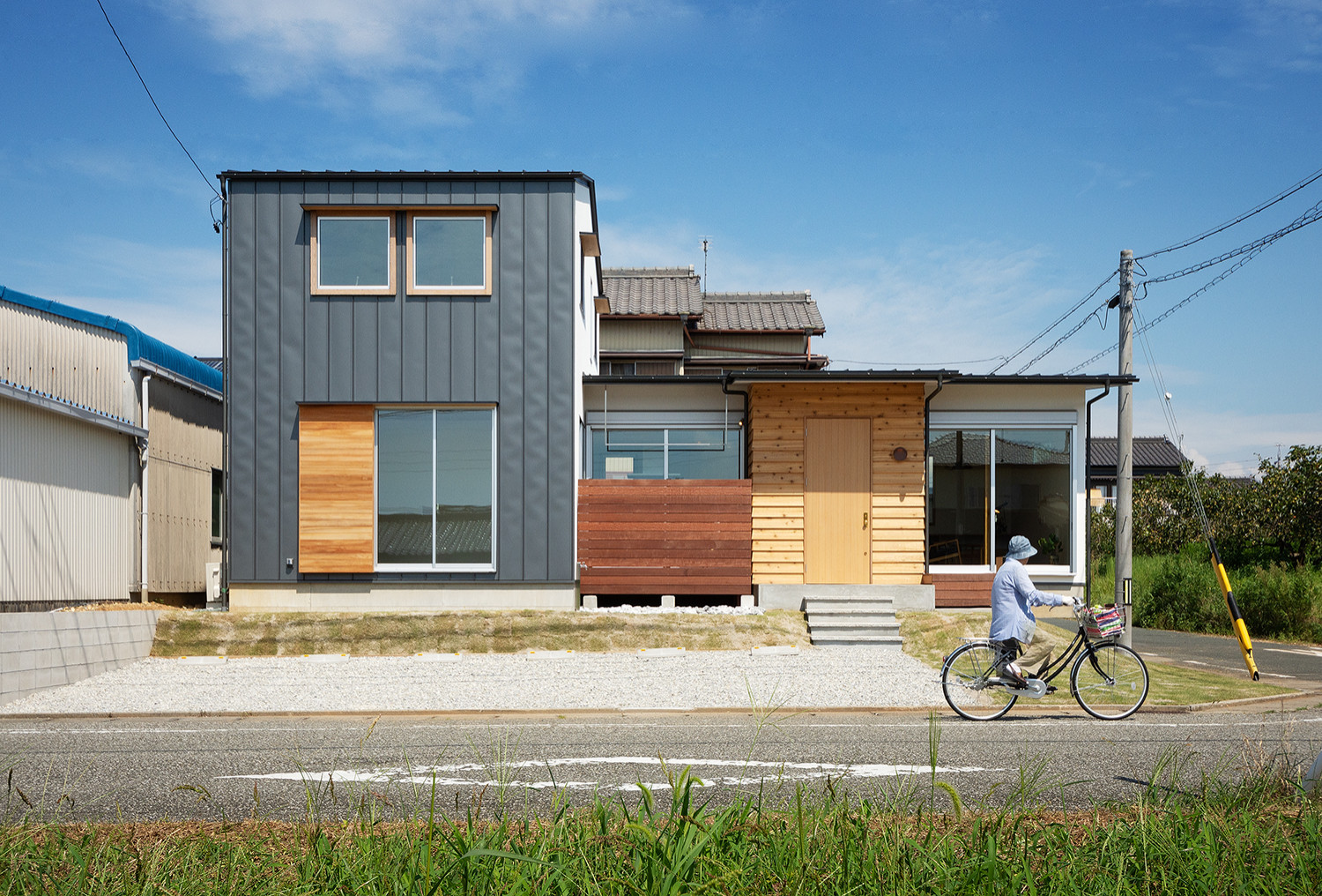 おしゃれなコンテナハウスの画像 75選 - 2025年5月 | Houzz (ハウズ) おしゃれなコンテナハウスの画像 75選 - 2025年5月 | Houzz (ハウズ)