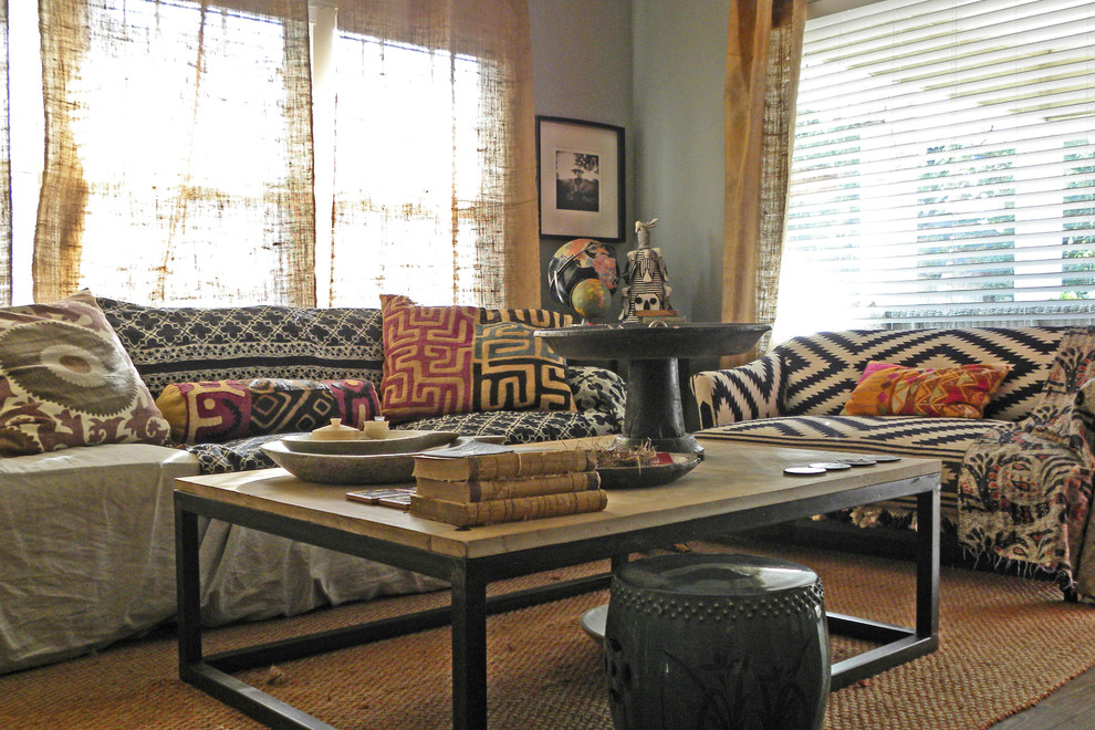 Design ideas for an eclectic living room in Dallas.