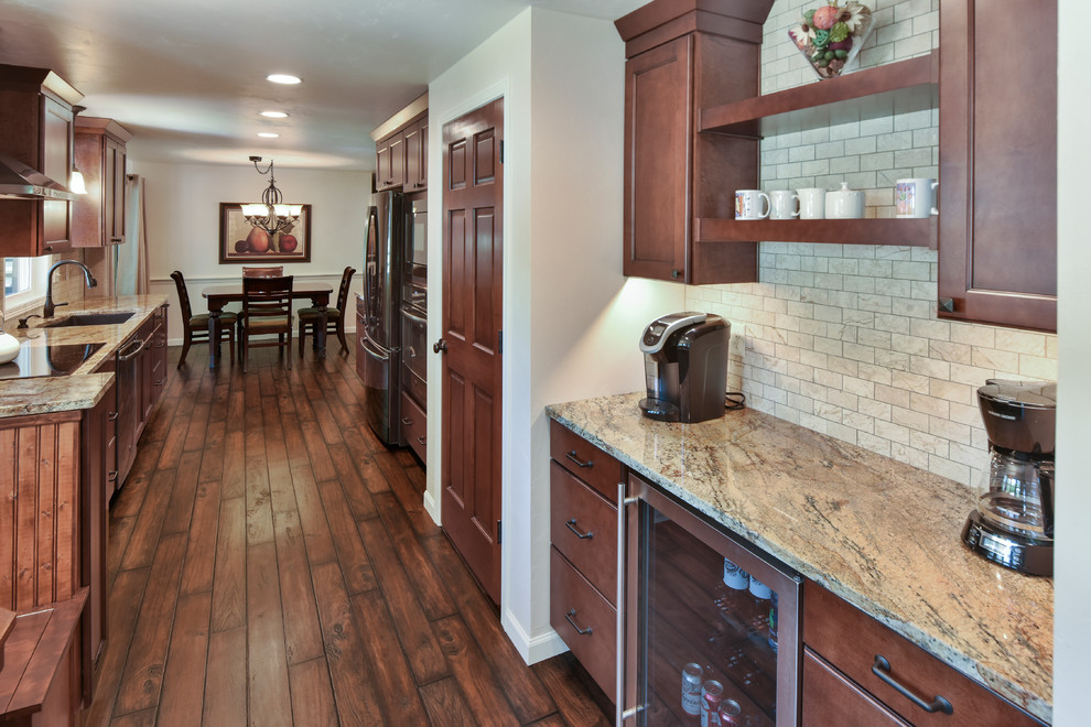 Kitchen - rustic kitchen idea