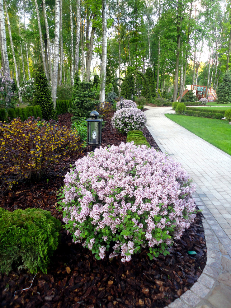 Сад резиденции для большой семьи