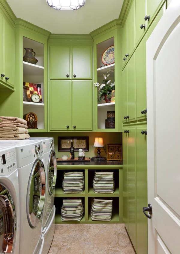Photo of a traditional laundry room in Orange County.