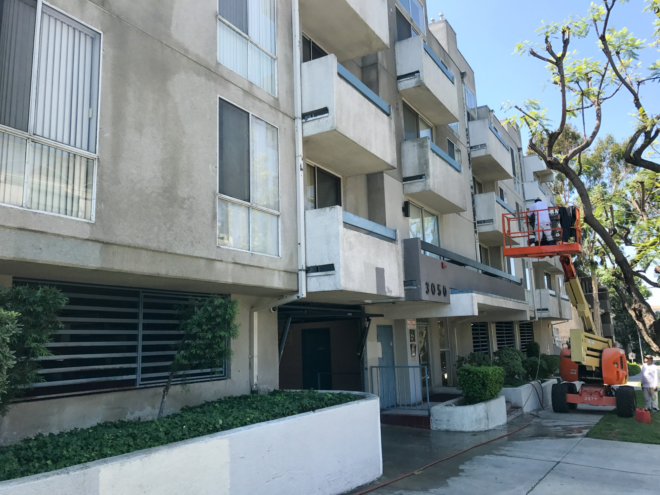 Apartment Complex- Los Angeles