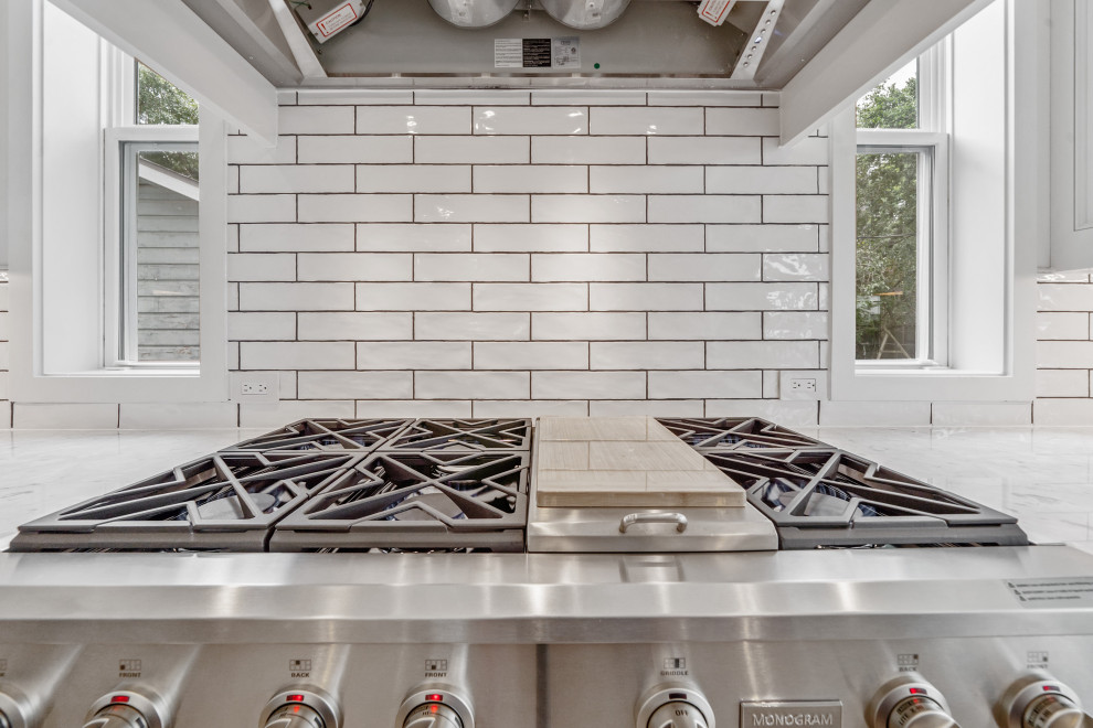 Inspiration for a transitional home design remodel in Houston