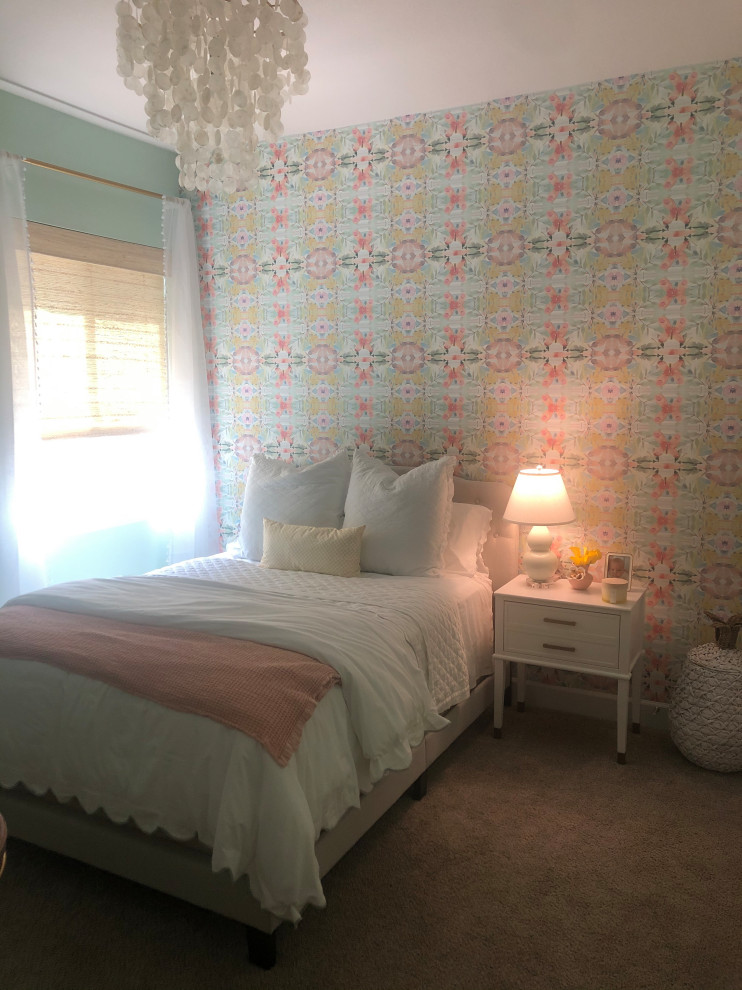 Fun wallpaper in girl's bedroom