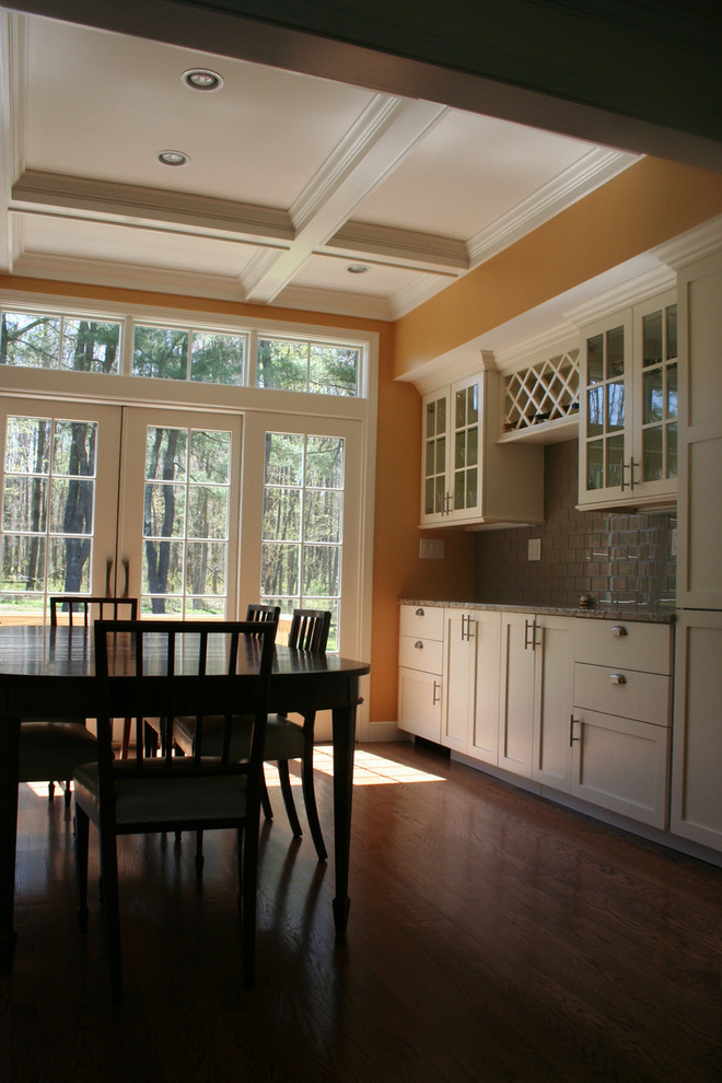 Dining room - transitional dining room idea in Boston