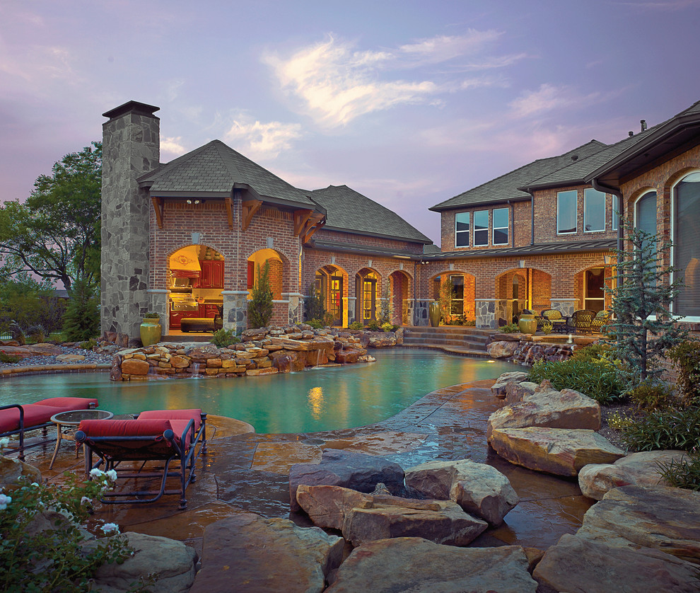 Inspiration for a timeless exterior home remodel in Dallas
