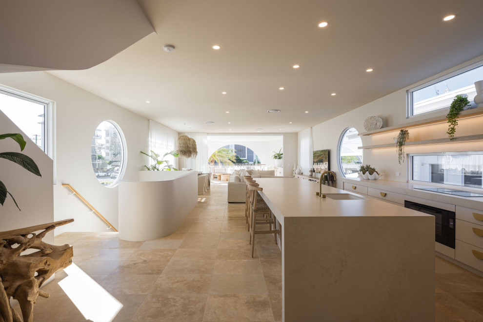Photo of a mediterranean kitchen in Gold Coast - Tweed.