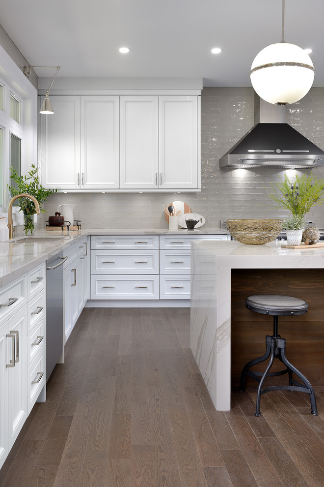 Kitchen - transitional kitchen idea