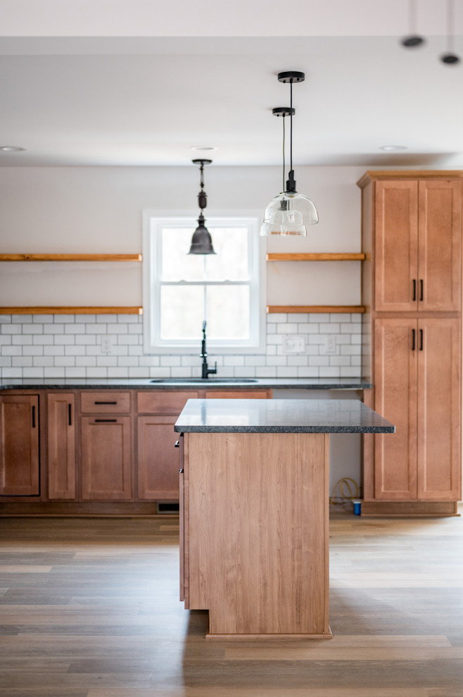 Kitchen - transitional kitchen idea