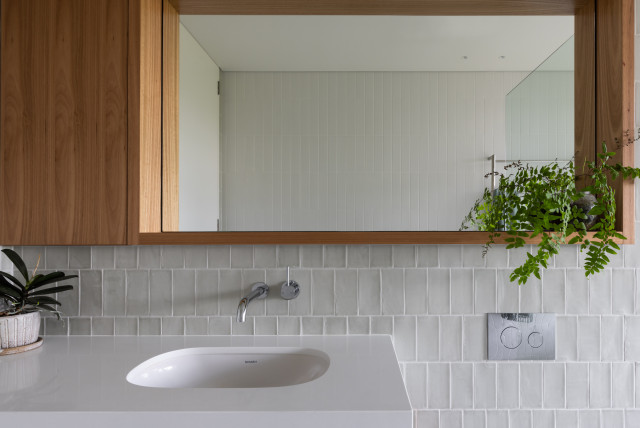 Castlecrag 01 contemporary-bathroom