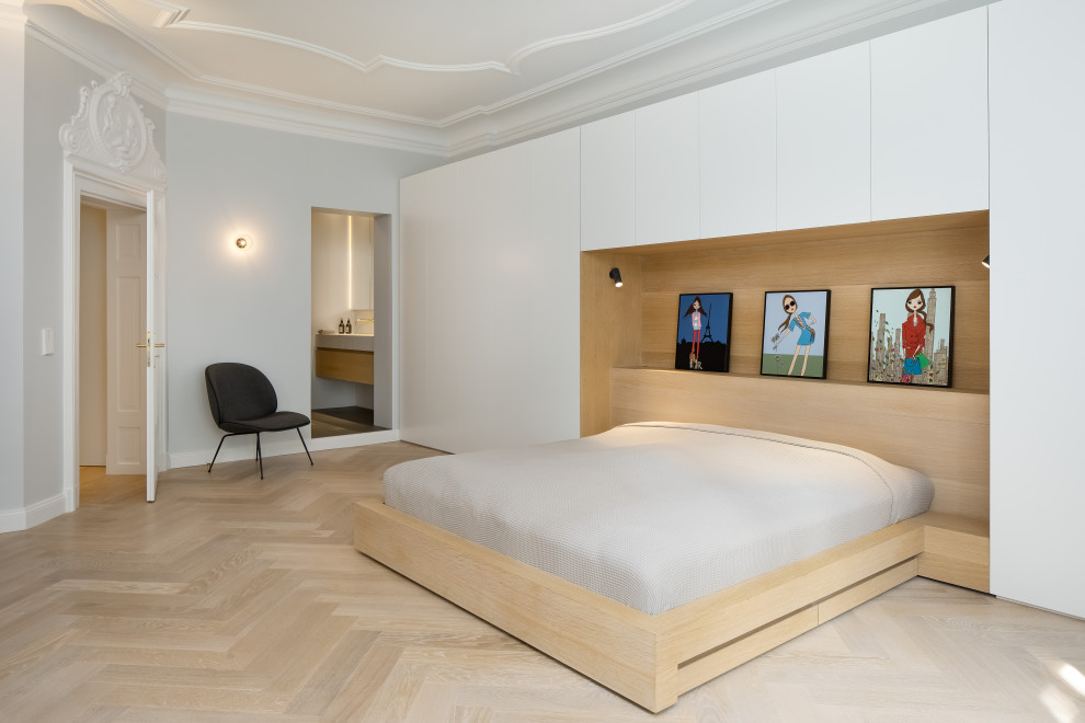 Inspiration for a contemporary bedroom in Munich.
