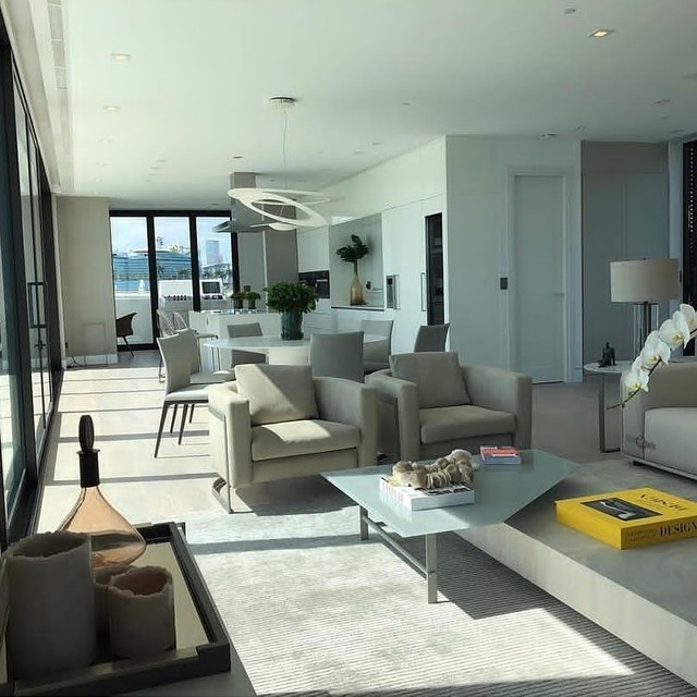 Neuartiges Hausboot in Miami living-room