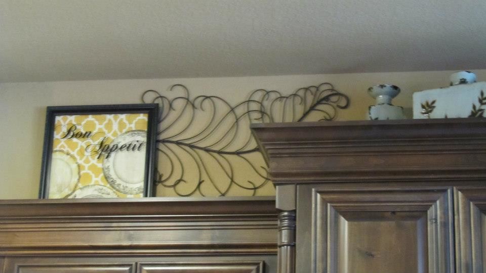 Kitchen - transitional kitchen idea in Austin