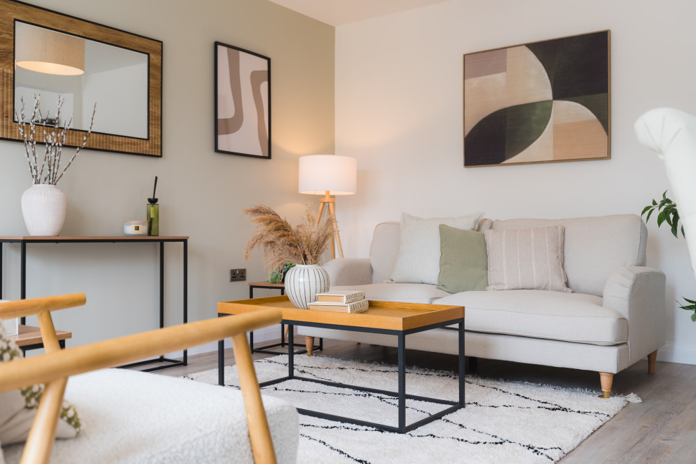 Woodville Road - Stage to Sell