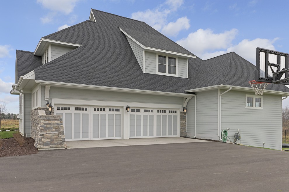 Photo of a transitional garage in Minneapolis.