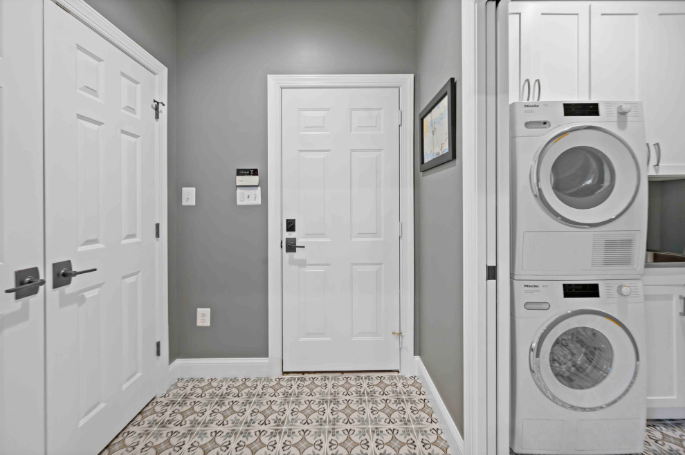 Contemporary laundry room in DC Metro.