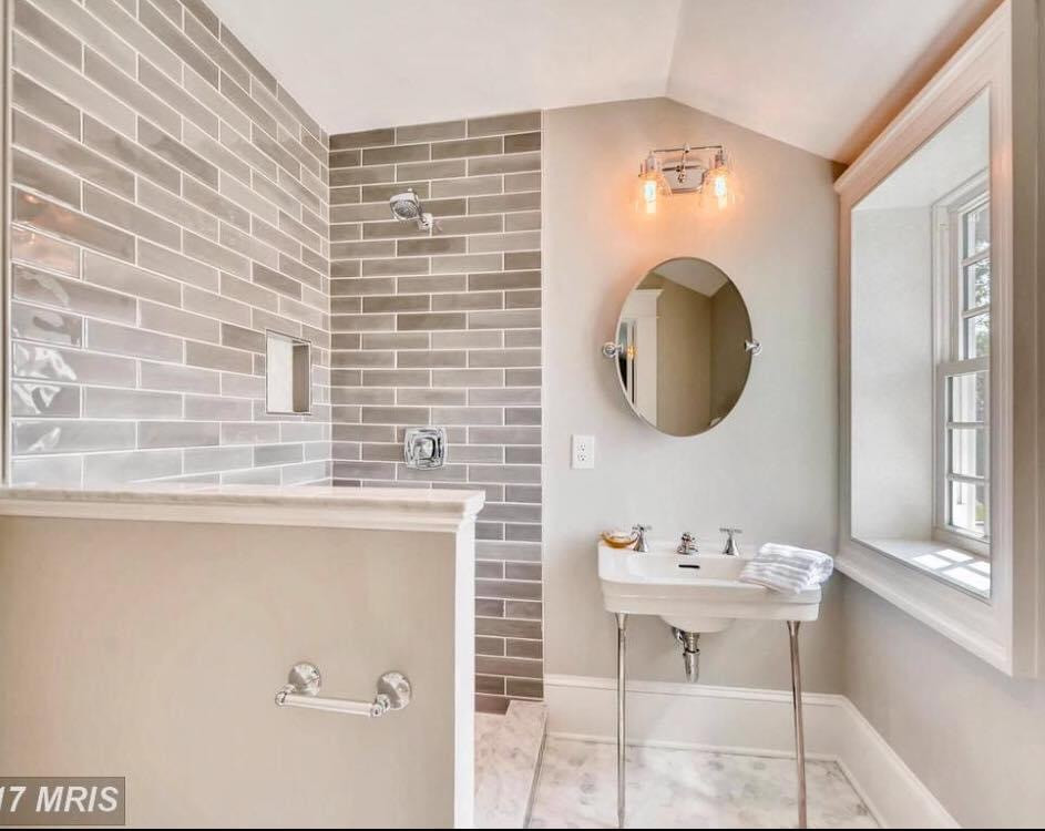Roland Park Guest Bathroom