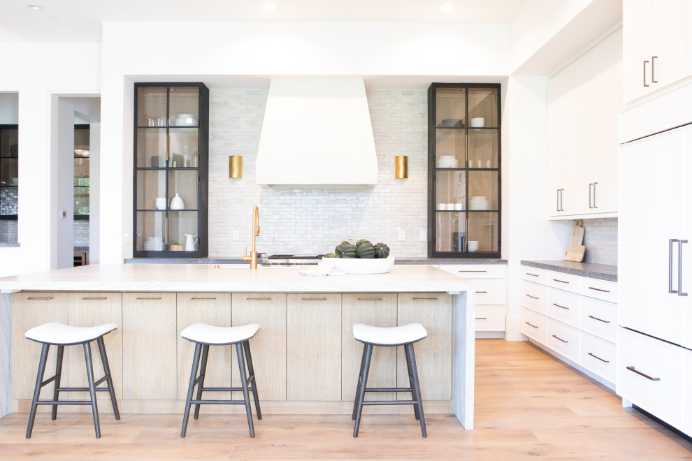 Example of a transitional kitchen design in Houston