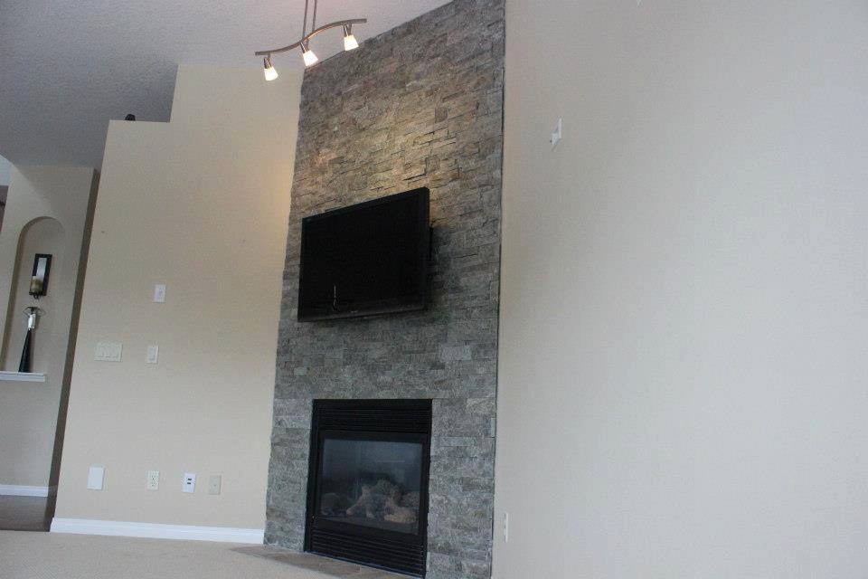 Example of a minimalist home design design in Calgary
