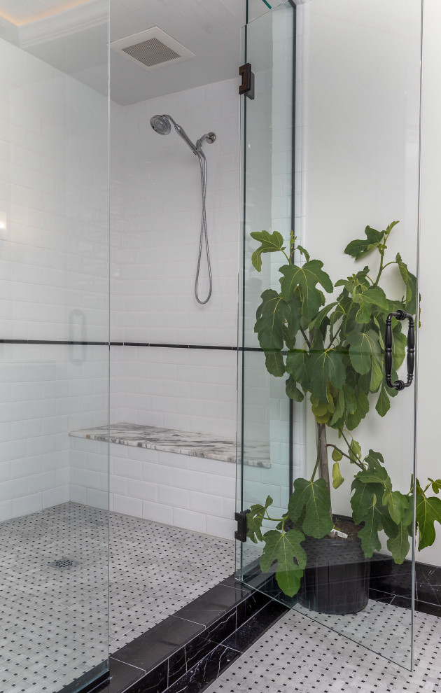 Design ideas for a classic bathroom in Seattle.