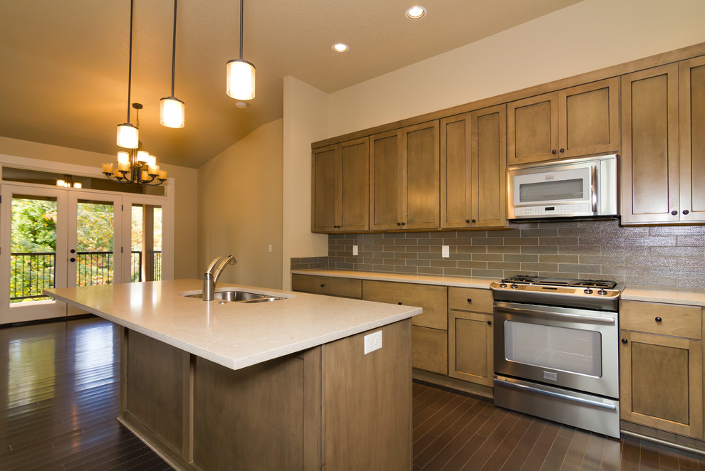 Transitional kitchen photo in Portland