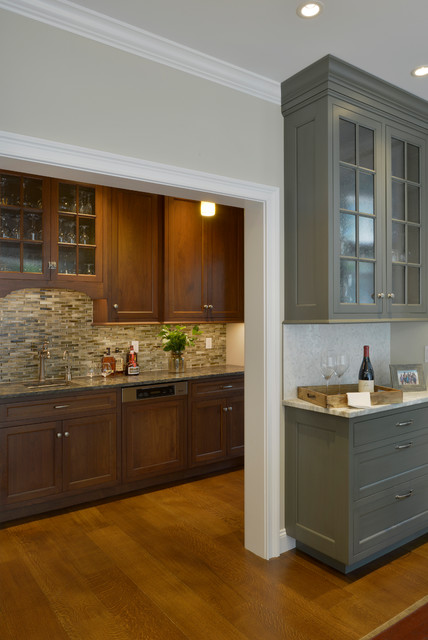 Expansive Gourmet Kitchen klassisch-kueche