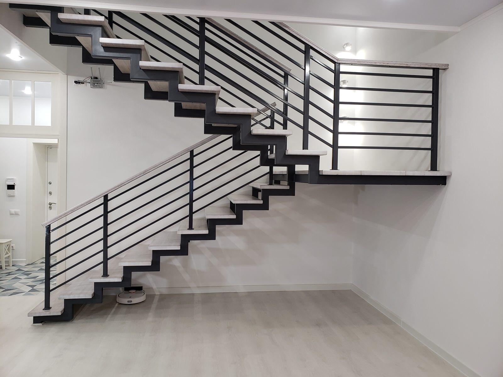 Лестница в стиле минимализм