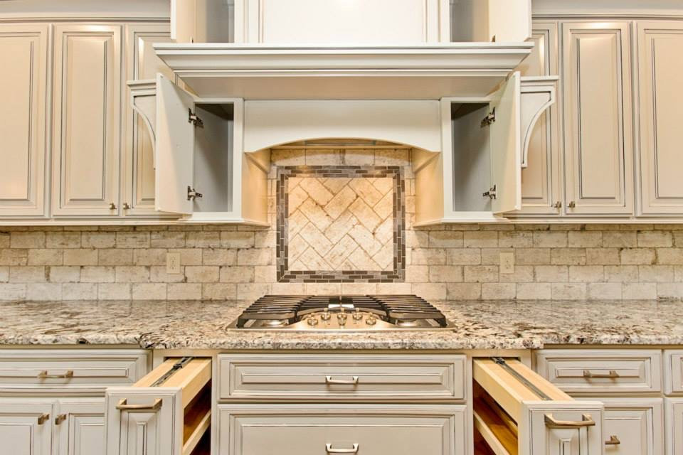 Kitchen - transitional kitchen idea