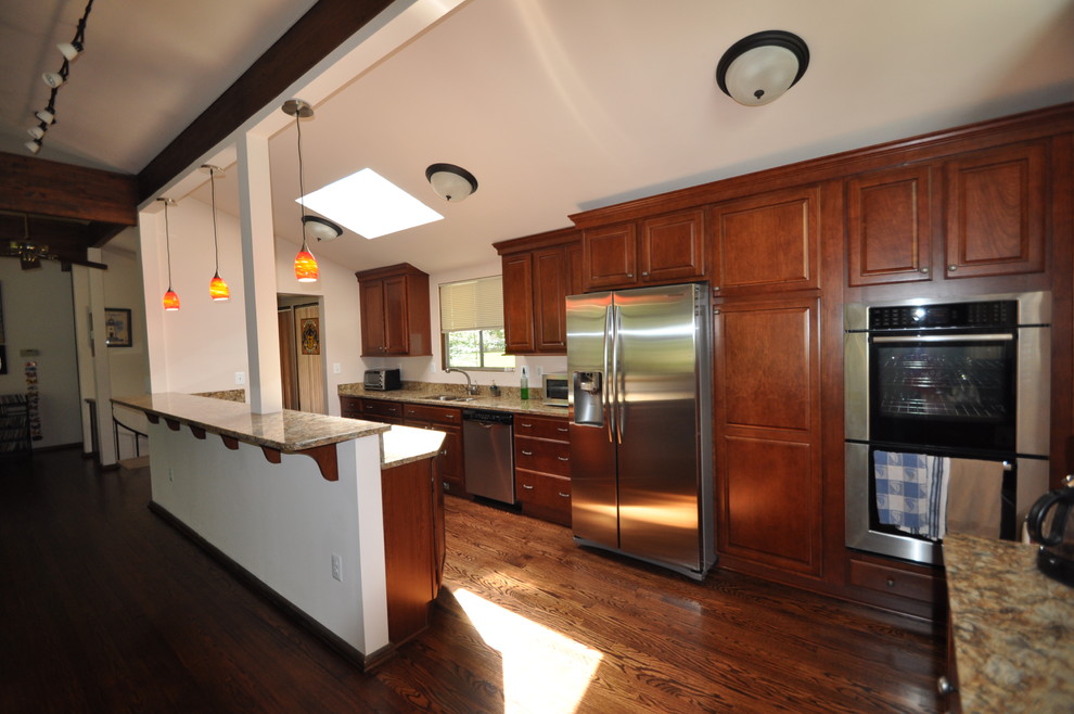 Kitchen - transitional kitchen idea in Baltimore