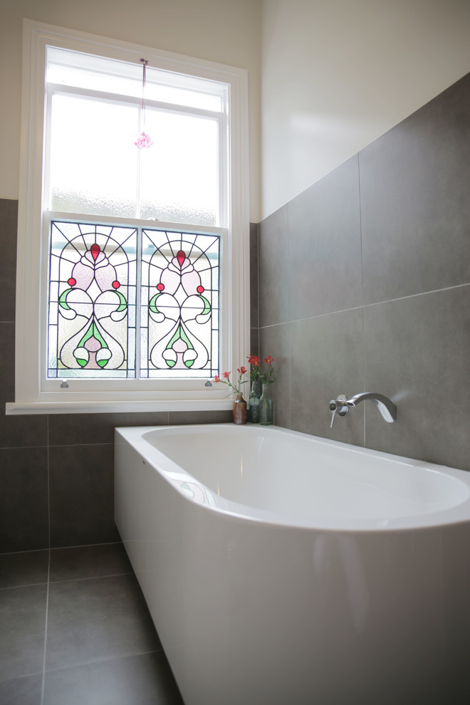 This is an example of a transitional bathroom in Auckland.