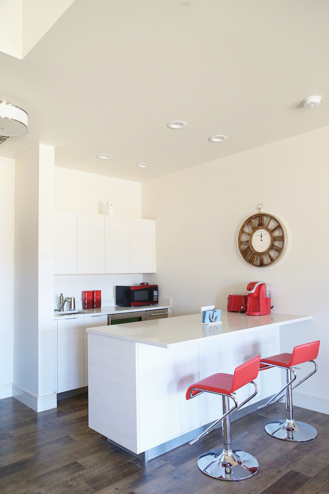 Lake House Dream - Upstairs wet bar off of the game room and cover 2nd floor balcony.