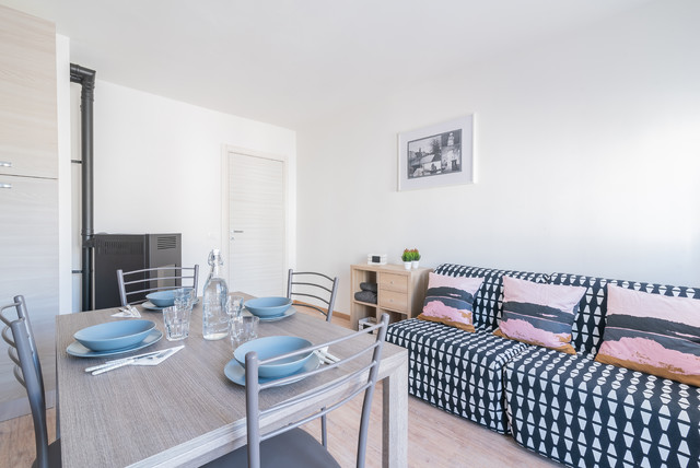 P/CC32-2018 rustic-living-room