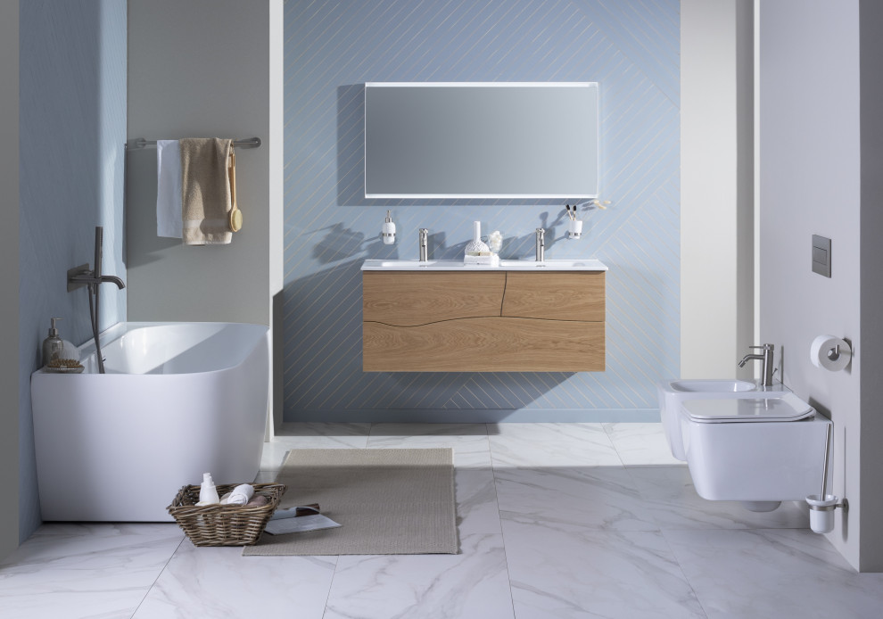 Ванная в бело-голубых тонах