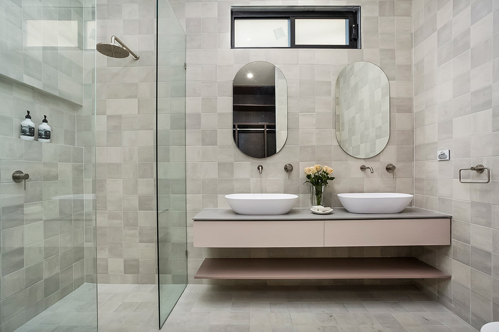 Design ideas for a contemporary bathroom in Melbourne.
