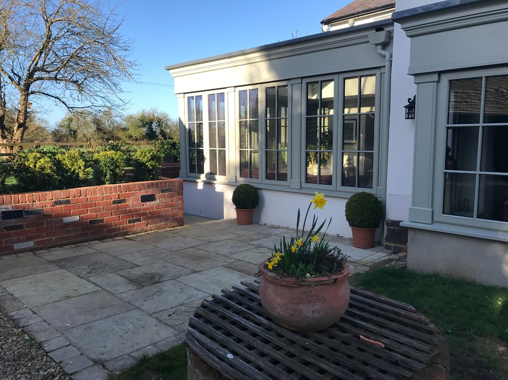 Photo of a traditional patio in Buckinghamshire.