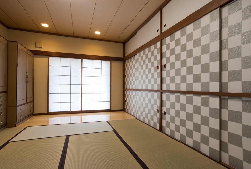 横浜にある和風のおしゃれなファミリールームの写真