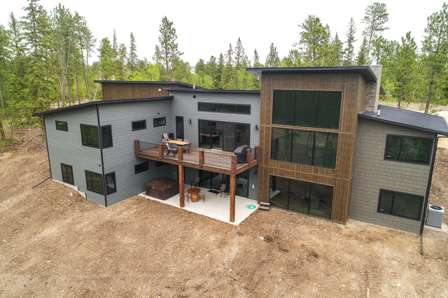 Eagle Ridge Circle Residence contemporary-exterior