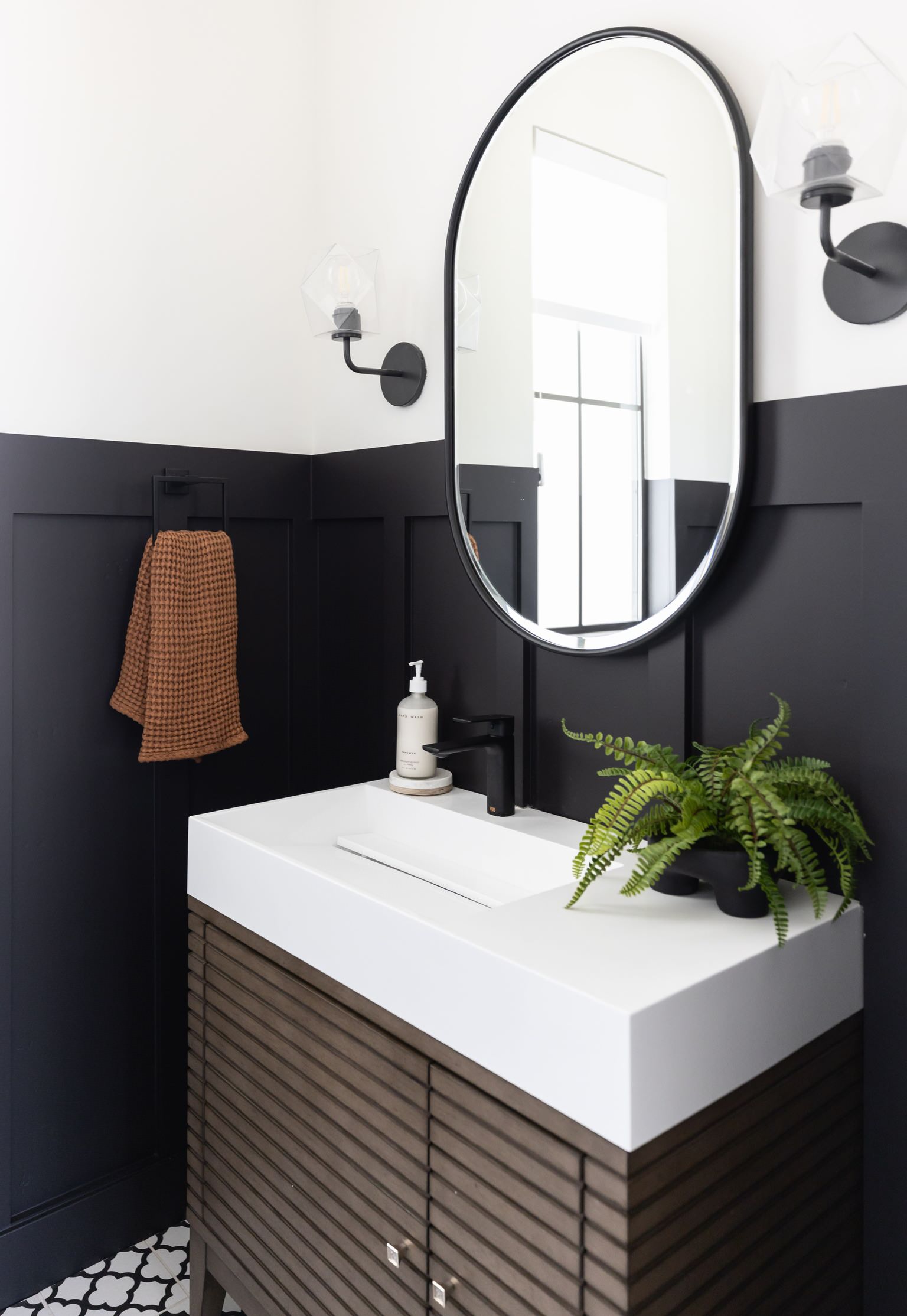 モダンスタイルのおしゃれなトイレ 洗面所の画像 75選 23年2月 Houzz ハウズ モダンスタイルのおしゃれなトイレ 洗面所の画像 75選 23年2月 Houzz ハウズ