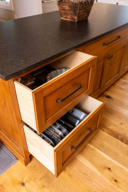 Morrow Custom Home stile-marinaro-cucina