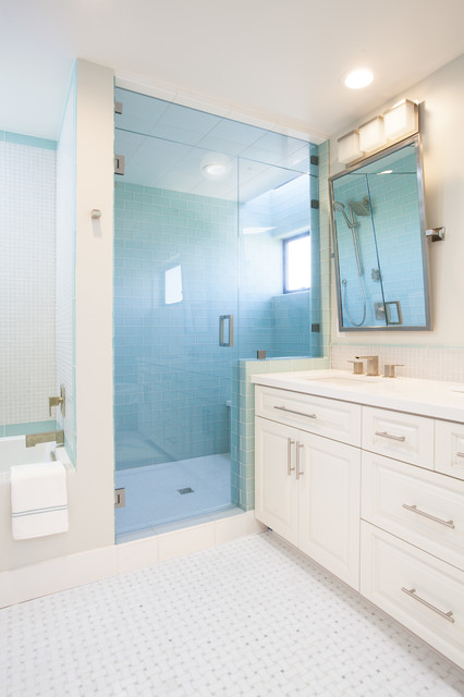 Bayside Walk beach-style-bathroom